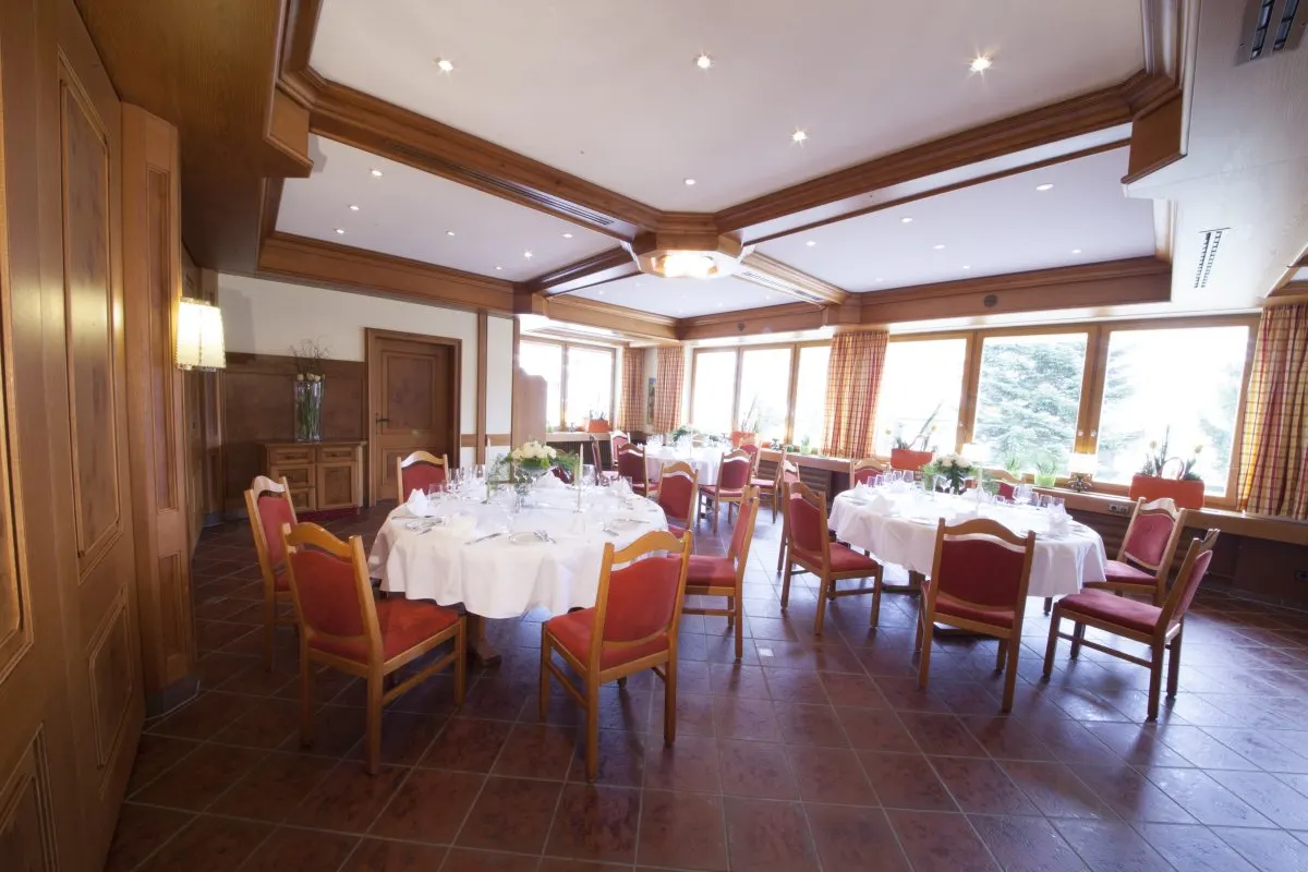 Festlich gedeckte Tafel im Hotel Lamm